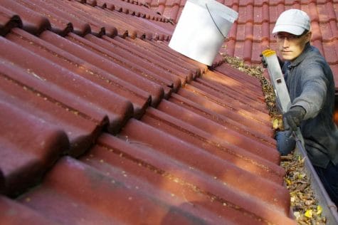  cleaning roof tiles